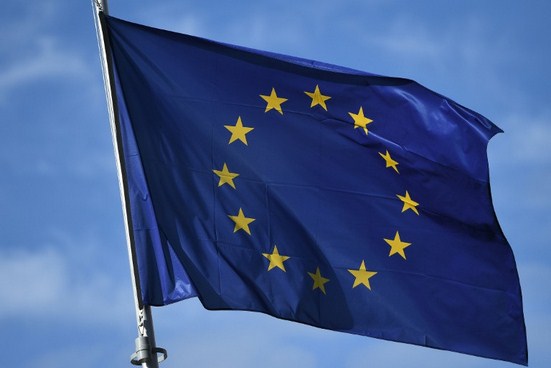 الاتحاد الأوروبي يقرر تقديم مزيد من
