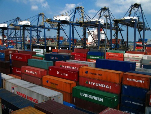 اربع سفن ضخمة ترسو بميناء العقبة