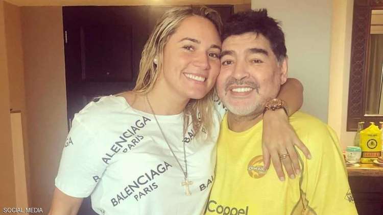 مارادونا يطرد من منزله في فضيحة