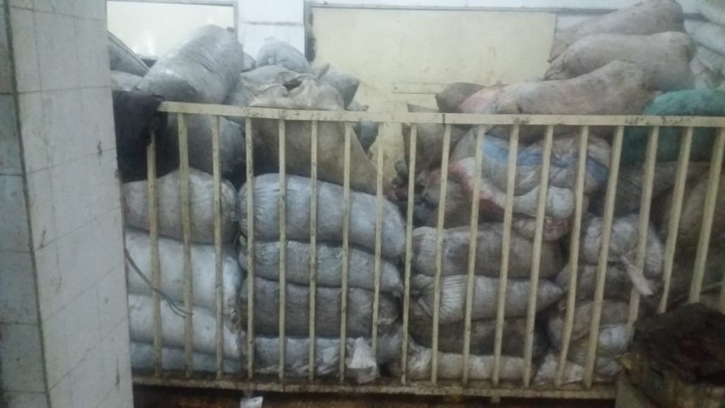 ضبط نصف طن زيت زيتون غير