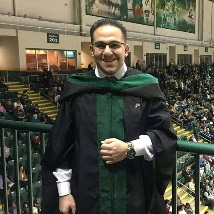 رامي تادرس يهنئ الدكتور الصيدلاني حازم