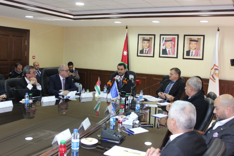 وزير الصناعة يعلن تفاصيل تعديل قرار