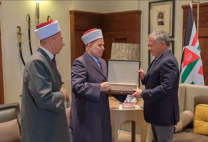 الملك يتسلم التقرير السنوي لأوضاع المحاكم