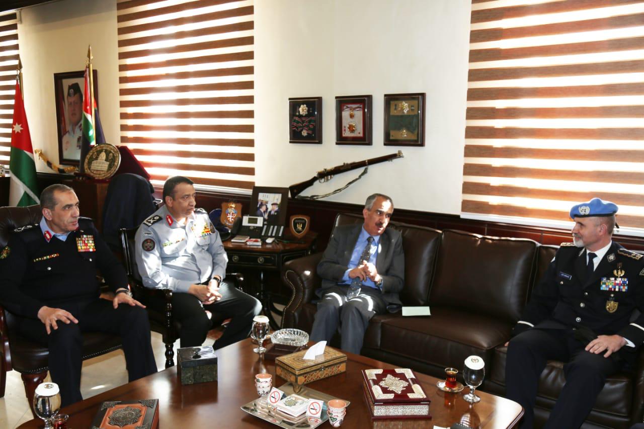 مبيضين يبحث مع مفوض الشرطة لدى