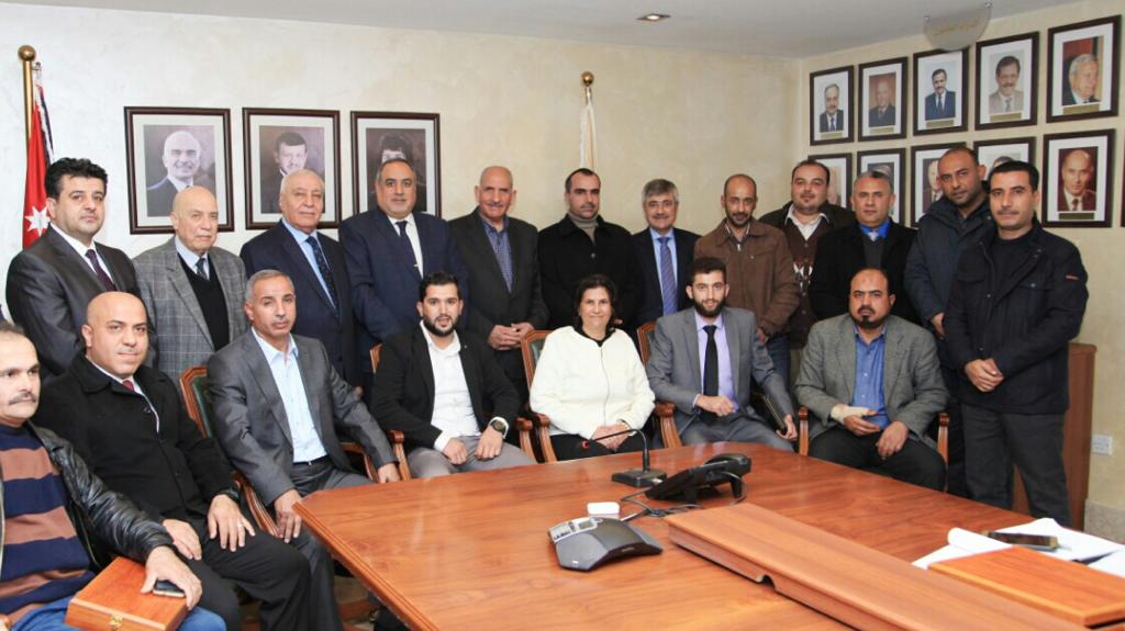 الذنيبات يكرم الموظفين المتميزين في شركة