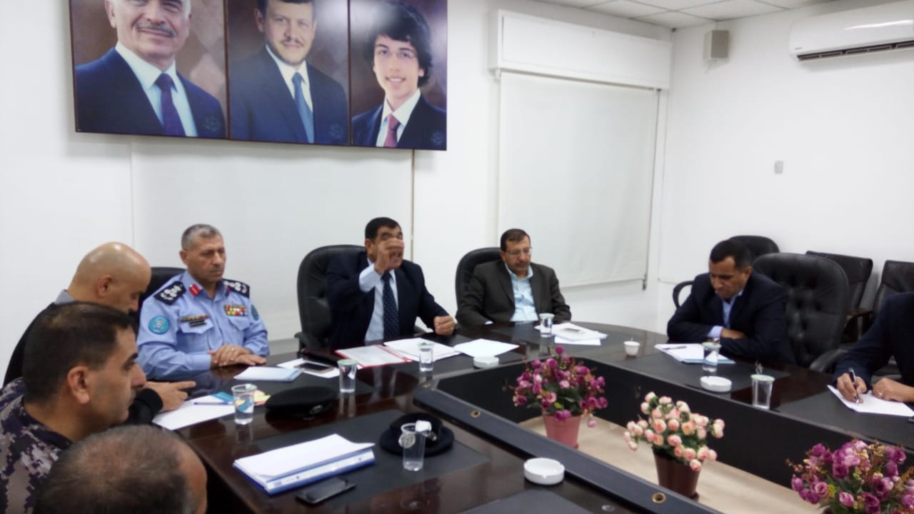 محافظ العقبة صالح النصرات يترأس اجتماعا