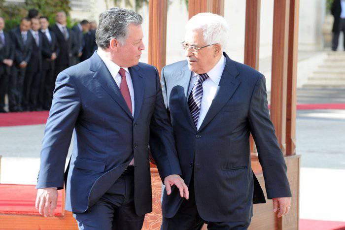 الملك والرئيس الفلسطيني يصلان إلى راس