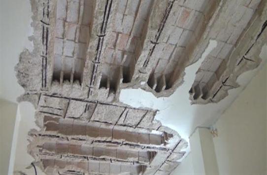 اخلاء عائلة بعد انهيار سقف منزلها