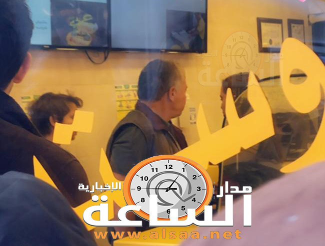 الملك وولي العهد والاميران هاشم وسلمى