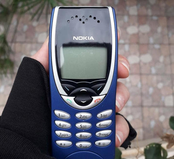 فلسطينية تستلم هديتها بعد 18 عاما