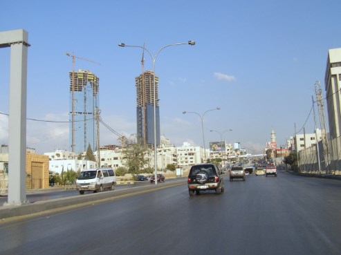 سقوط شاب من اعلى نفق الدوار