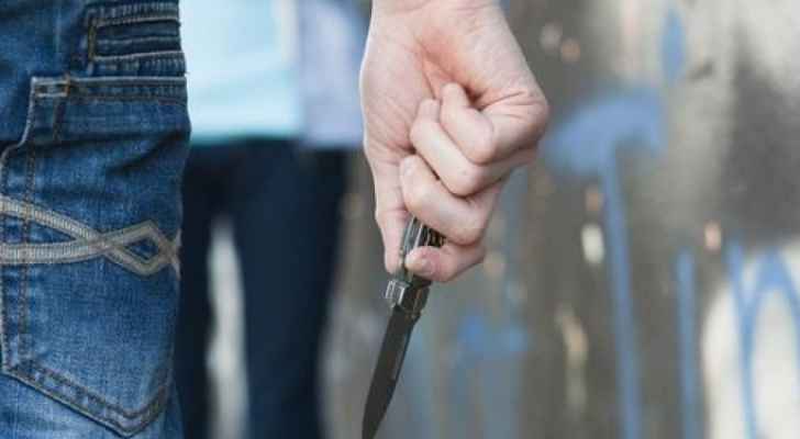 وفاة شاب عشريني طعنا في الأغوار