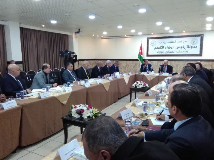 الرزاز: لانعترض على الهتافات المطالبة بالاصلاح