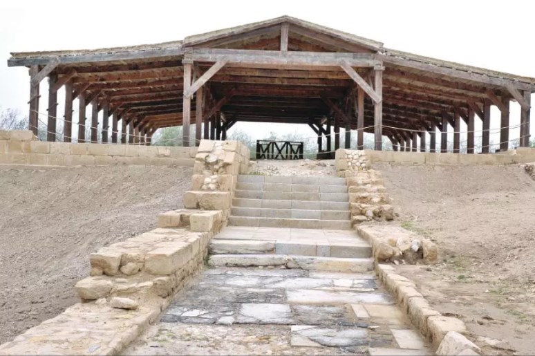 انهاء التجهيزات لاحتفالات الطوائف المسيحية في