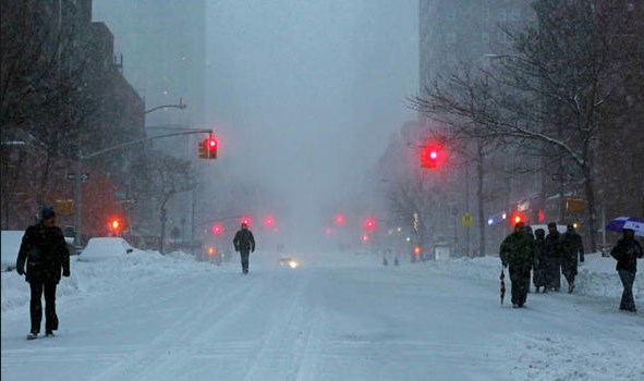 مصرع 3 أشخاص بعاصفة ثلجية في