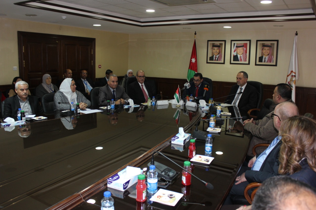 الحموري والتلهوني يرعيان حفل جوائز الملكية