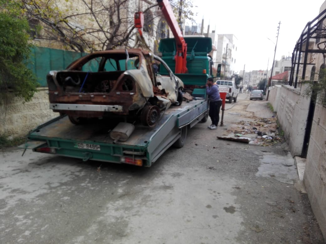 1546 هيكل ومركبة مهجورة تم رفعها