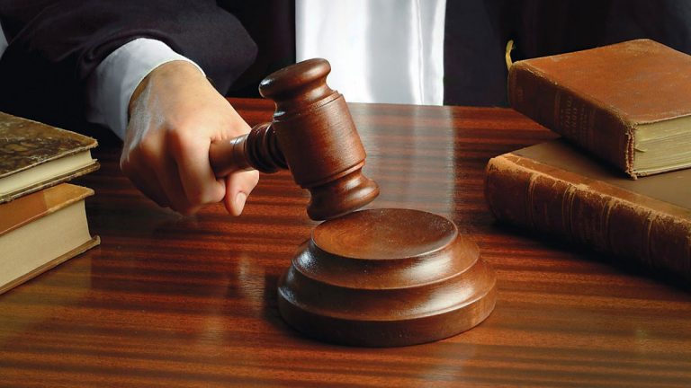 كويتي وزوجته يعذبان فلبينيتين.. وسفارتهما تتدخل