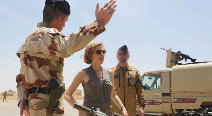 وزيرة الجيوش الفرنسية تزور قاعدة جوية