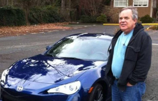 بخيل يثبت كرمه بعد موته