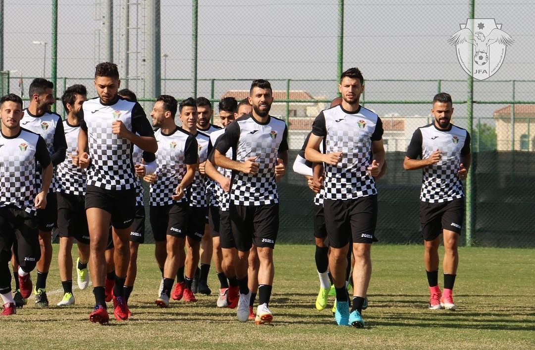 منتخب النشامى يبدأ تدريباته في العين