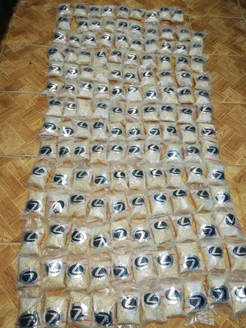 القبض على خمسة مروجي مخدرات من