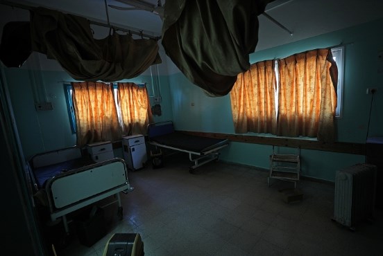 صحة غزة تحذر من توقف خدماتها