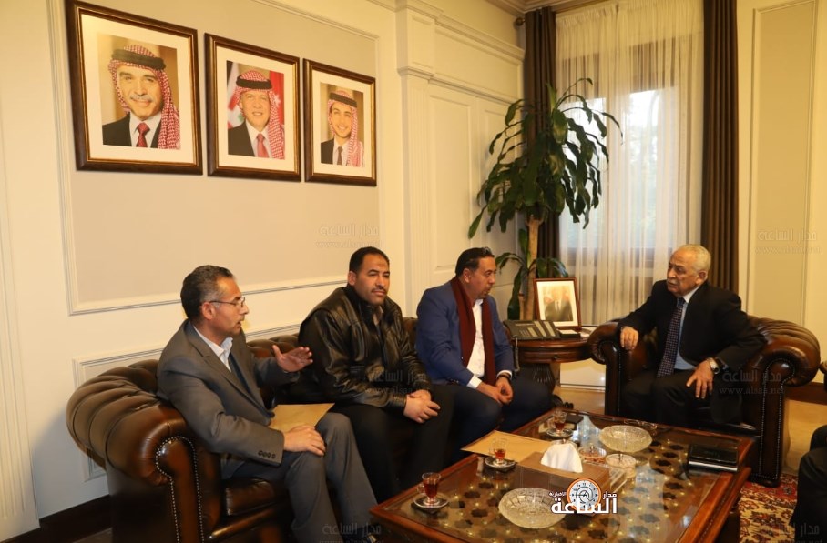 العيسوي يلتقي رئيس وأعضاء نادي جدعا