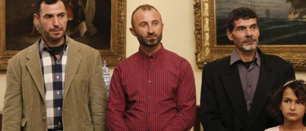 شجاعة مصريين وألباني تمنحهم الجنسية اليونانية