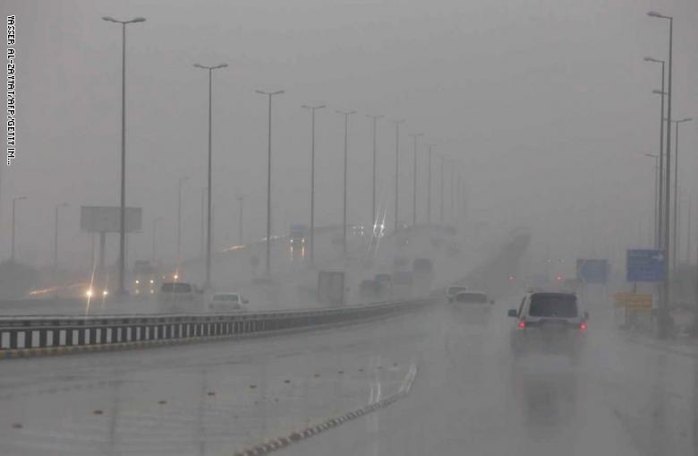 الكويت توقف الملاحة مؤقتا بسبب الطقس