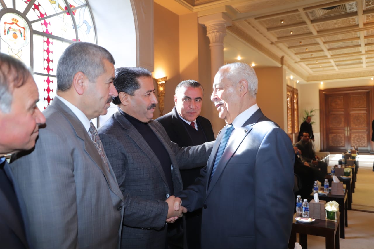 العيسوي يلتقي وفدا من مجلس محافظة