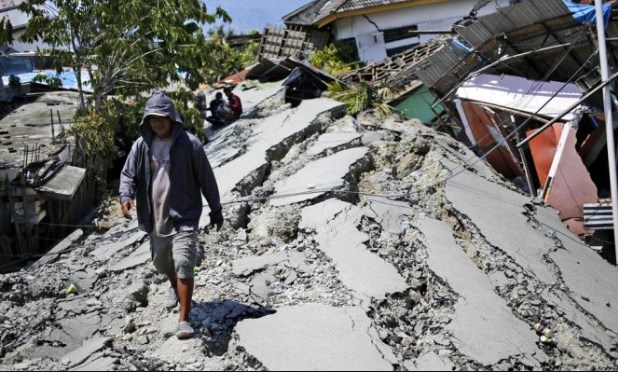 زلزالان يضربان غرب وشرق إندونيسيا