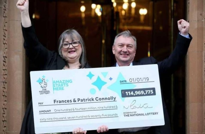 تصرف «غريب» لزوجين بعد دقائق من