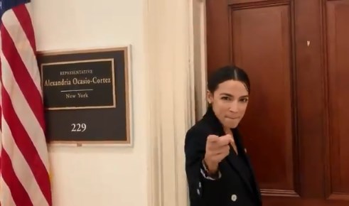 هكذا ردت أصغر عضوة في الكونغرس