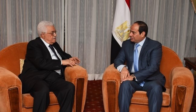 السيسي يبحث مع أبو مازن مستجدات