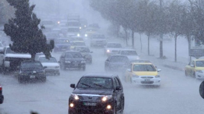 أمطار غزيرة ورياح قوية.. والثلوج فوق