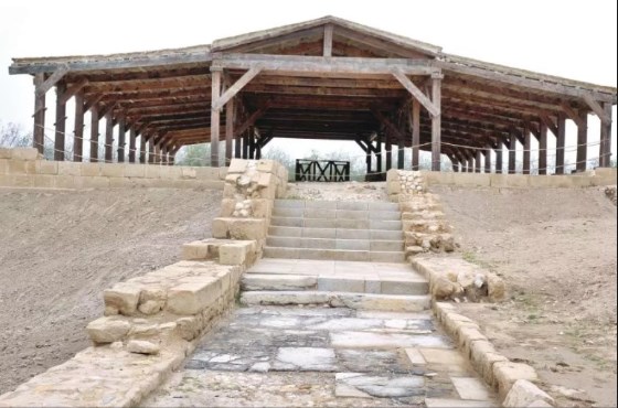 مكجيان: 143 الف زاروا موقع المغطس