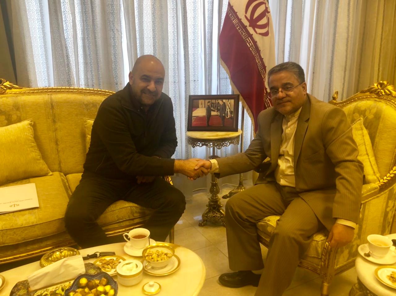 السفير الايراني يعد خوري بالإفراج عن