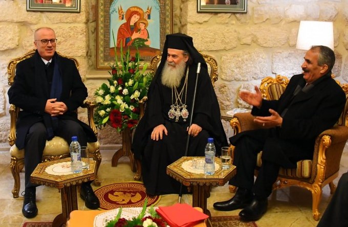 مبيضين ينقل تهاني الملك للطوائف المسيحية