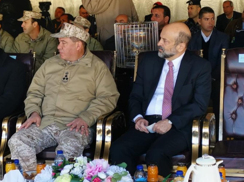 الرزاز يطلق برنامج خدمة وطن بالزرقاء