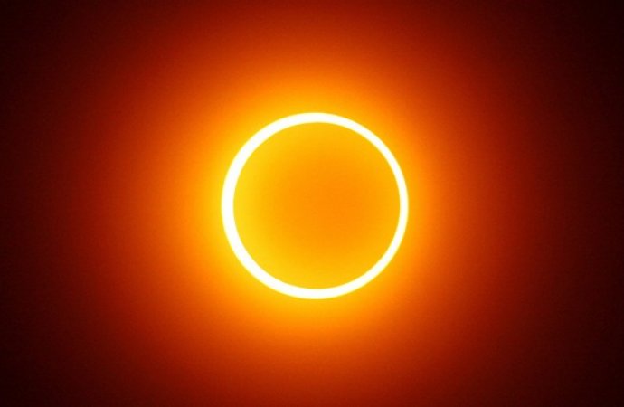 الأحد.. أول ظاهرة كسوف للشمس فى