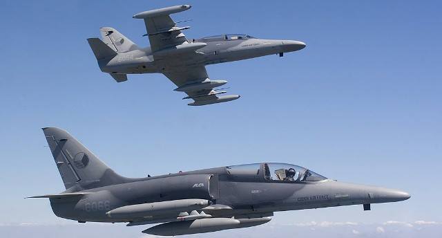 لأول مرة.. العراق يشن ضربات جوية