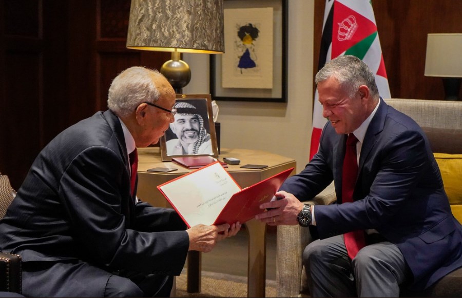 الملك يتسلم دعوة من الرئيس التونسي