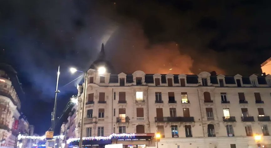 اندلاع حريق ضخم في إحدى المدن