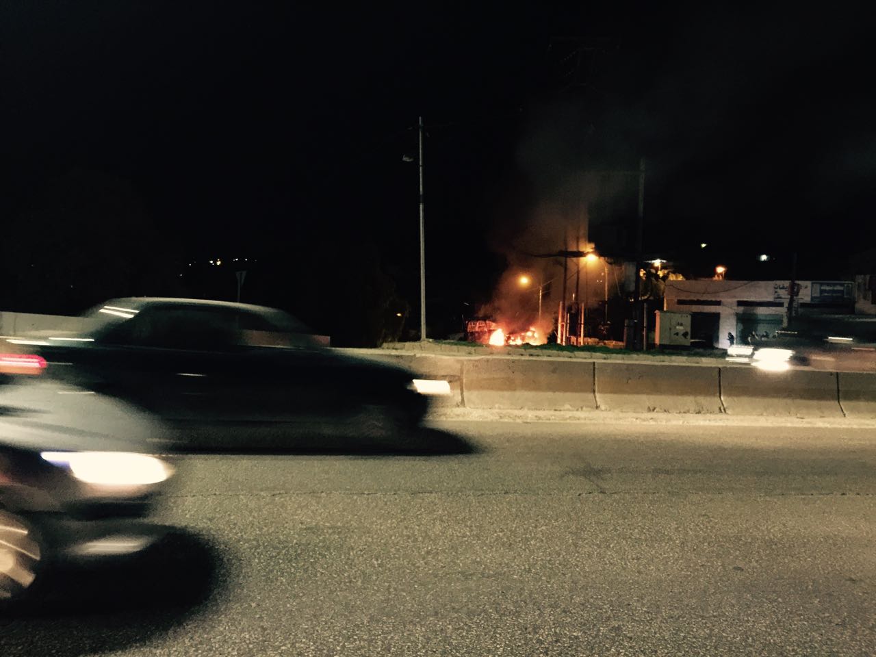 حريق مركبة على طريق جرش -