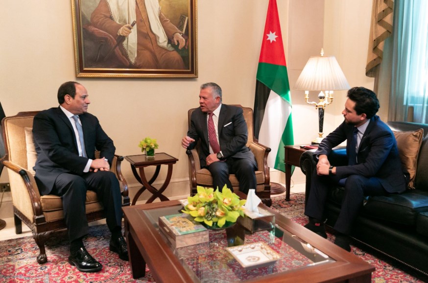 الملك يعقد مباحثات مع السيسي (صور)