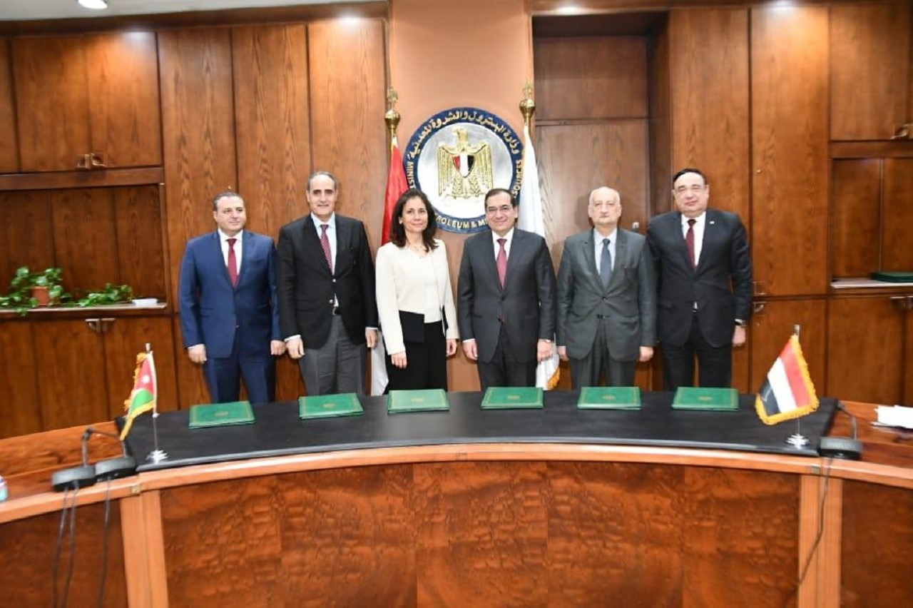 الأردن ومصر يوقعان اتفاقيات تزويد المملكة