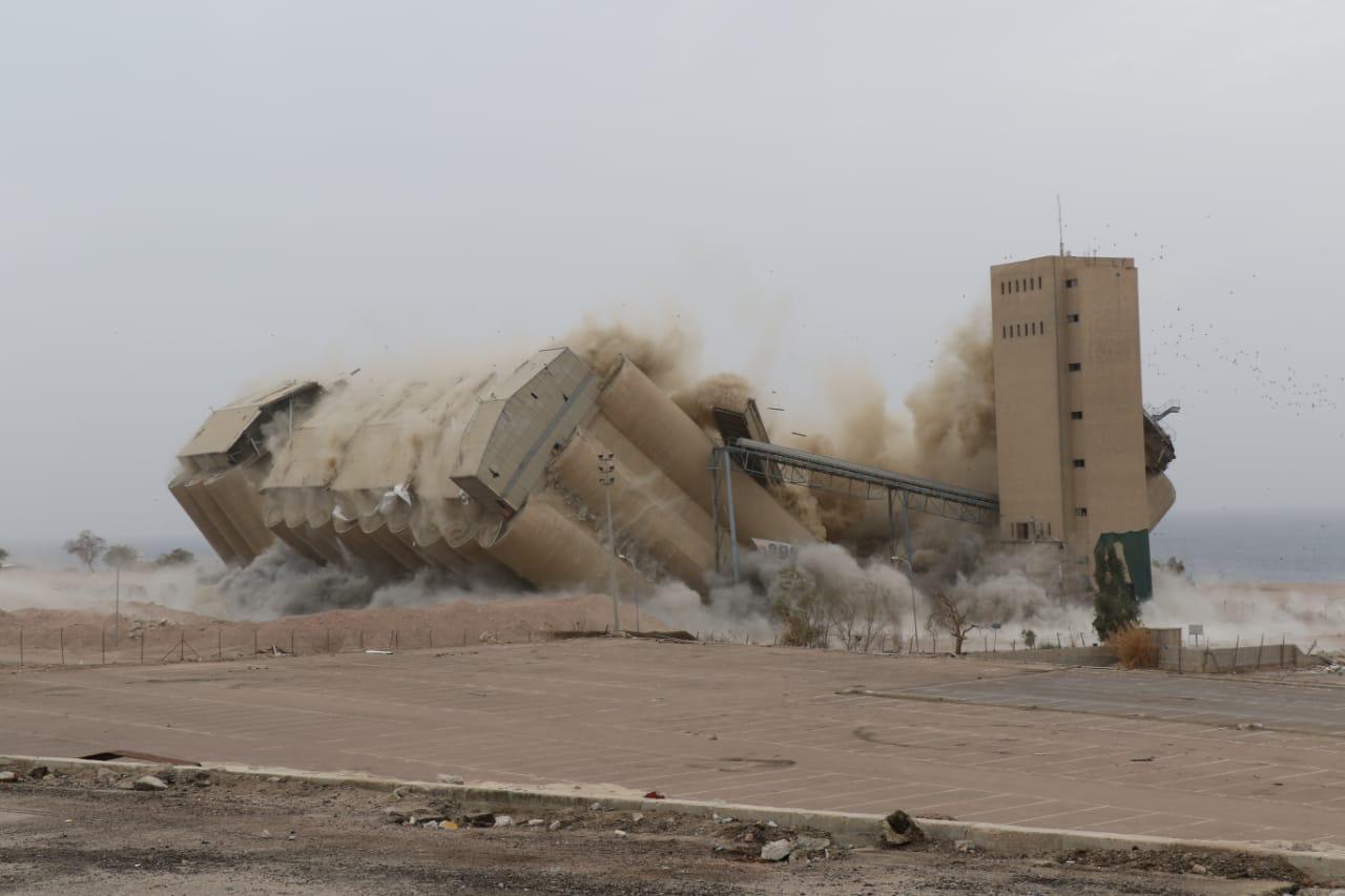 8203القوات المسلحة تنهي عملية إزالة صوامع