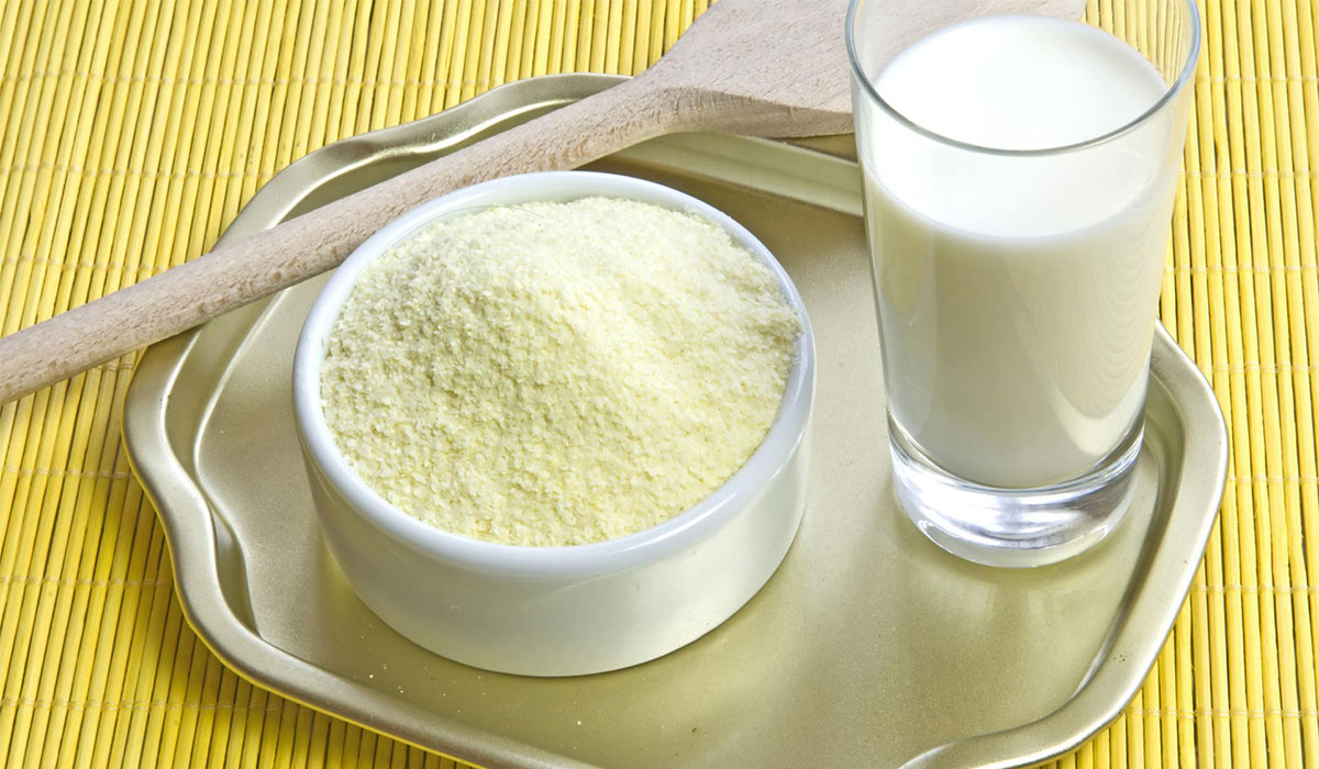 علبة من الحليب المستورد تالفة في