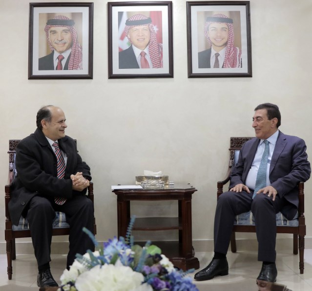 الطراونة يلتقي السفير القبرصي